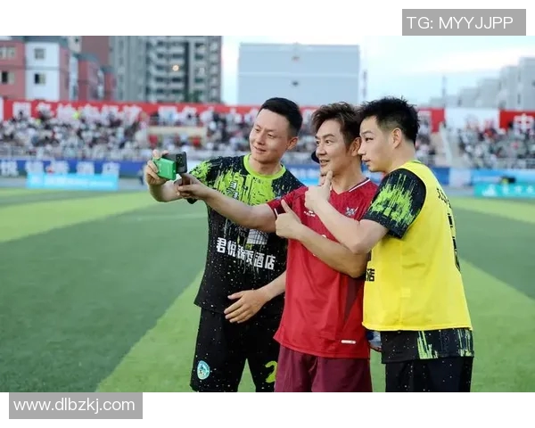 勤俭节约的足球明星们如何在绿茵场上闪耀光芒与成就辉煌