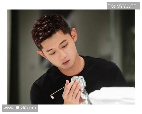 我的直男室友是足球队长他教会我如何追求梦想与爱情